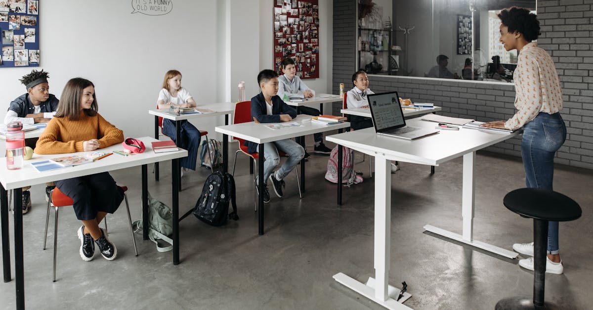 How to Build Real Classroom Community When Students Live on Screens